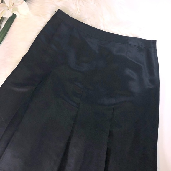 ❤️5/$25 The Limited Black Silk Skirt knee length - Picture 7 of 7